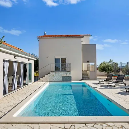 Feniks By Guide 빌라 *